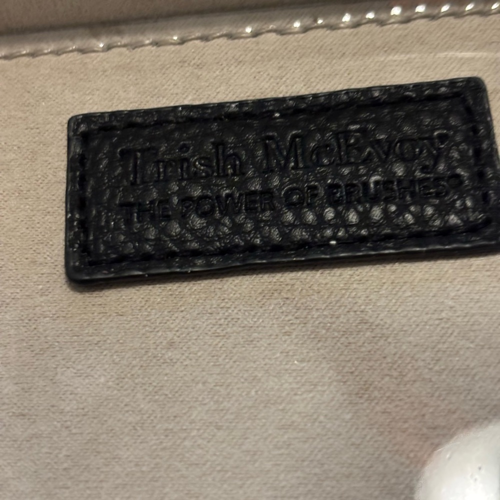 Trish McEvoy Travel Makeup Case - Picture 3 of 3